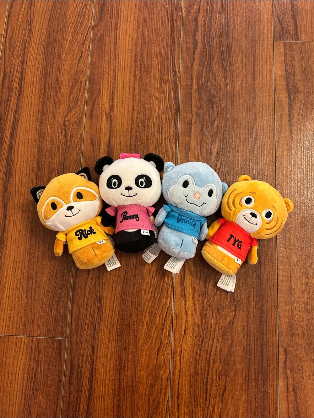 Hallmark Shirt Tales Itty Bittys